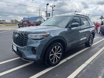 2025 Ford Explorer ST-Line
