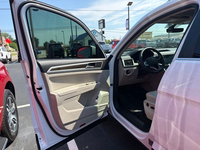 2023 Volkswagen Atlas 2.0T SE w/Technology