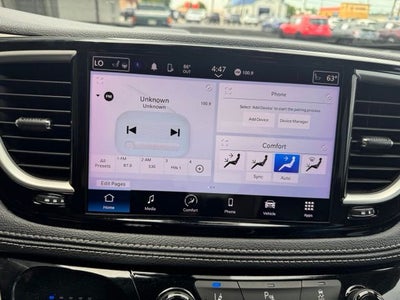 2023 Chrysler Pacifica Hybrid Touring L