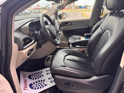 2023 Chrysler Pacifica Hybrid Touring L