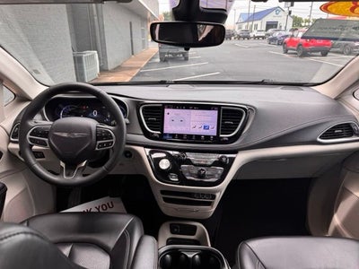 2023 Chrysler Pacifica Hybrid Touring L