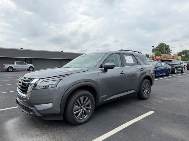 2025 Nissan Pathfinder SV