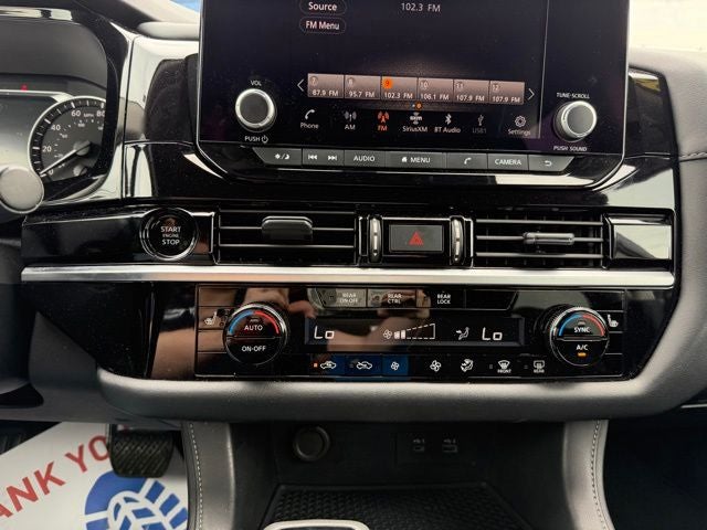 2025 Nissan Pathfinder SV