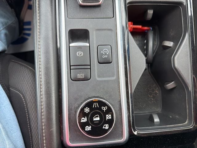 2022 Nissan Pathfinder SV