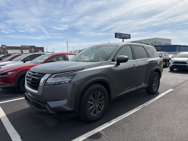 2022 Nissan Pathfinder SV