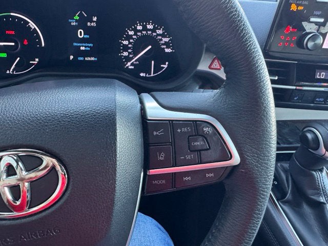 2023 Toyota Sienna XLE 8 Passenger