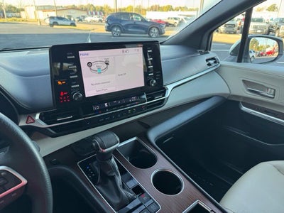 2023 Toyota Sienna XLE 8 Passenger