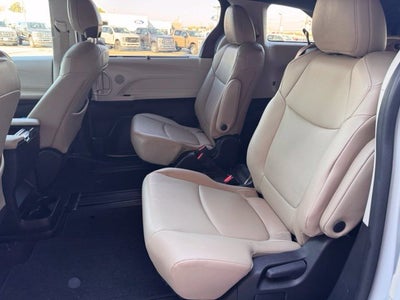 2023 Toyota Sienna XLE 8 Passenger