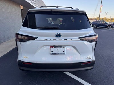 2023 Toyota Sienna XLE 8 Passenger
