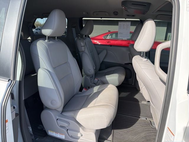 2019 Toyota Sienna L 7 Passenger