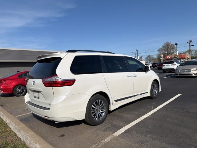 2019 Toyota Sienna L 7 Passenger